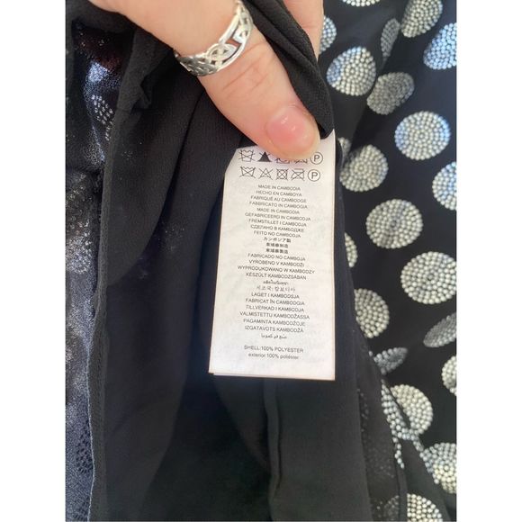 MICHAEL KORS Optic Foil Inverted-Pleat Top, Black Silver Blouse, Sz Small MP $98 - Picture 8 of 12